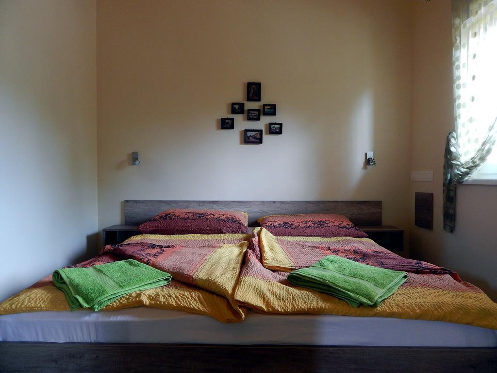 Georgina Apartman ฮอร์กานี ภายนอก รูปภาพ