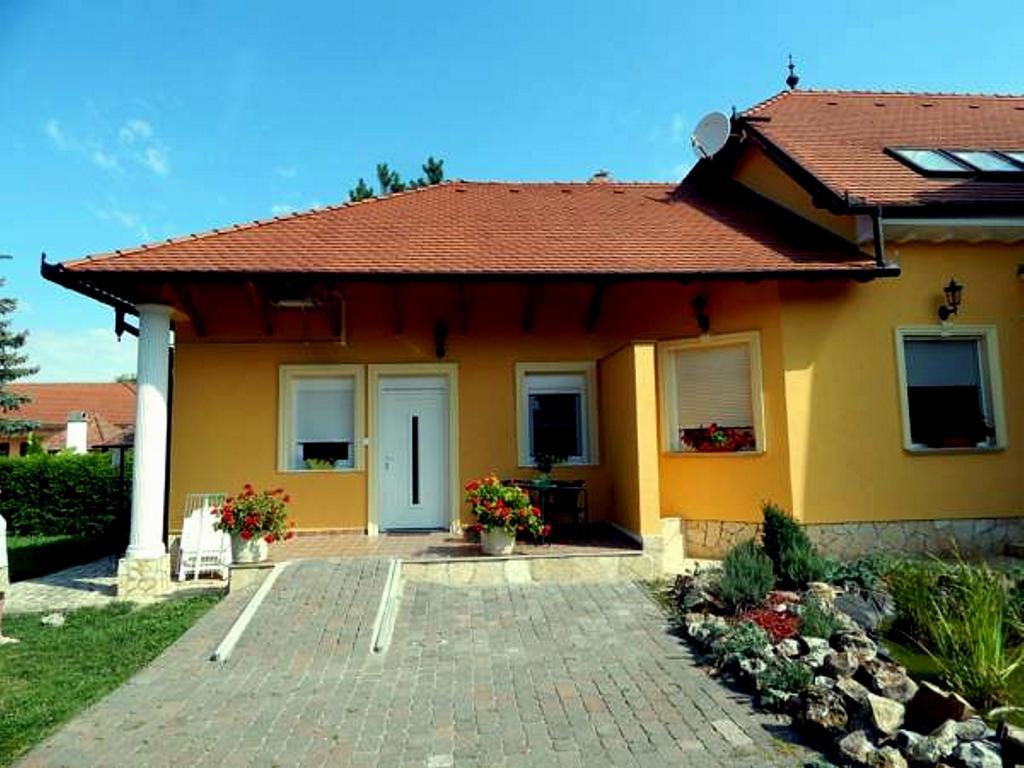 Georgina Apartman ฮอร์กานี ภายนอก รูปภาพ
